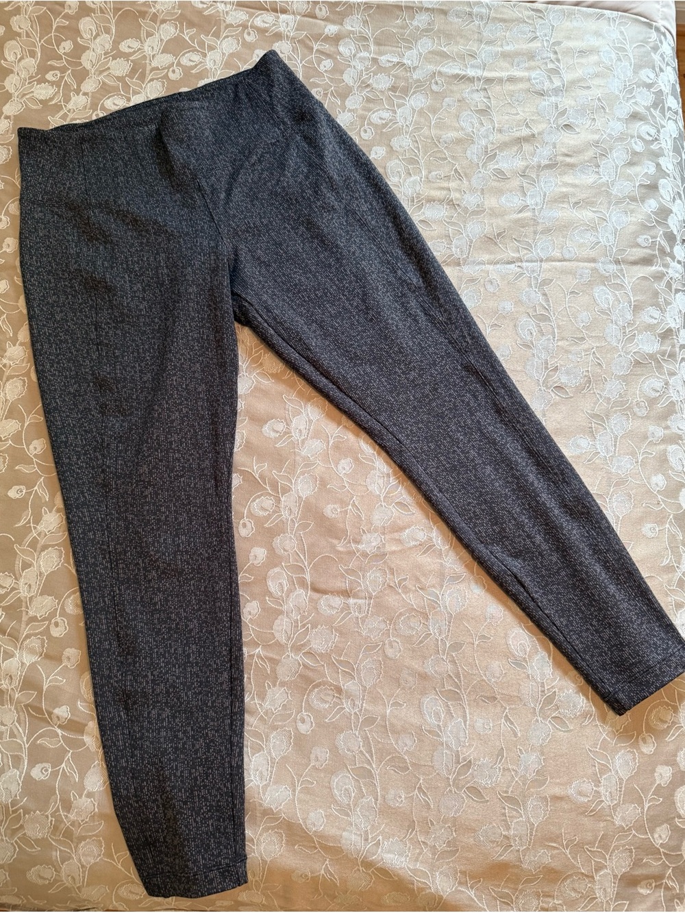 Athleta Charcoal Gray Patterned Leggings